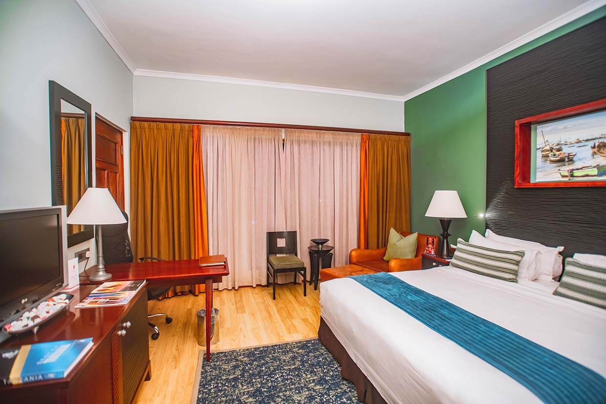 room_title