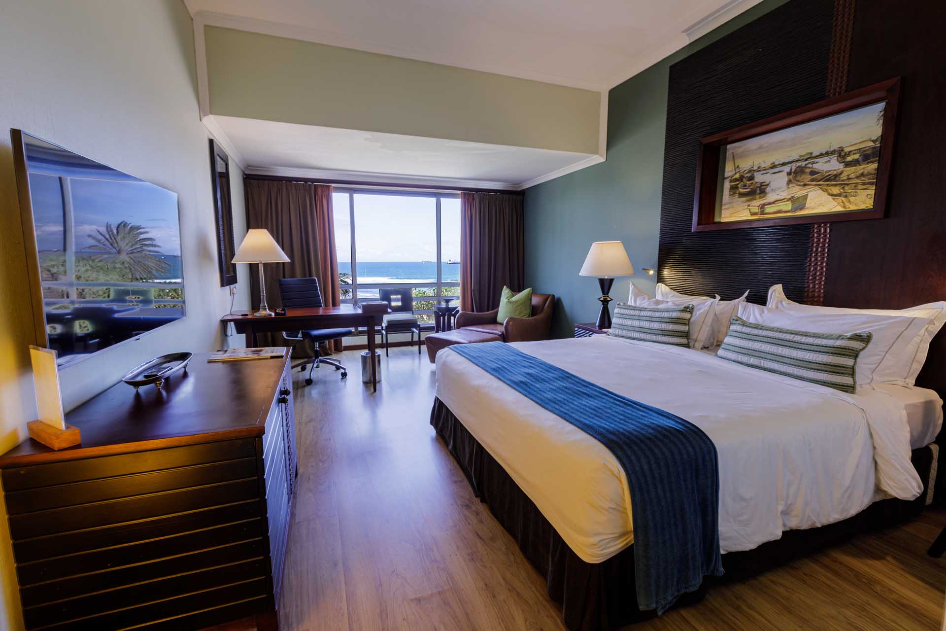 room_title