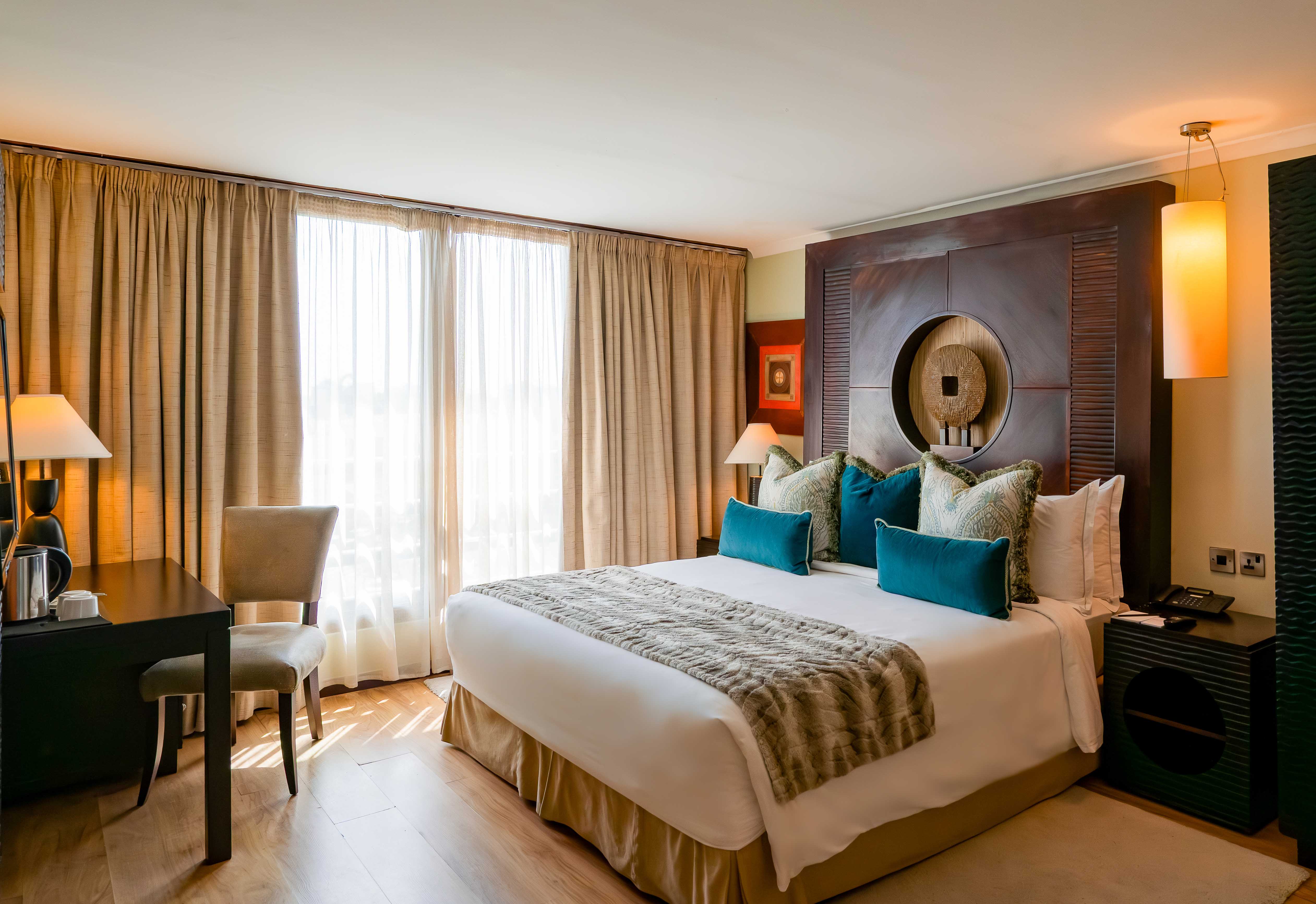 room_title